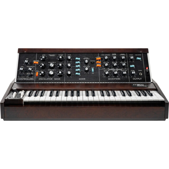 Minimoog Model D