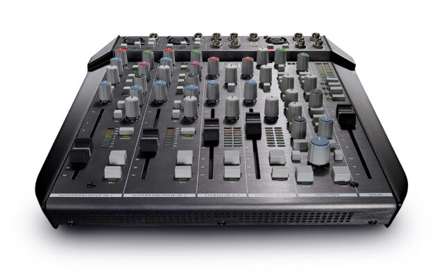 SiX Desktop Mixer
