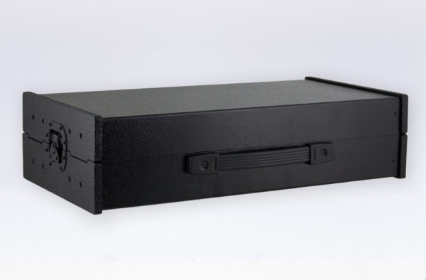 2 x 104HP Aluminium travel case with integrated PSU (EU plug)