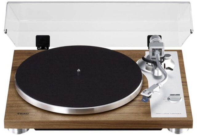 TN-400BT-X Bluetooth Turntable Walnut