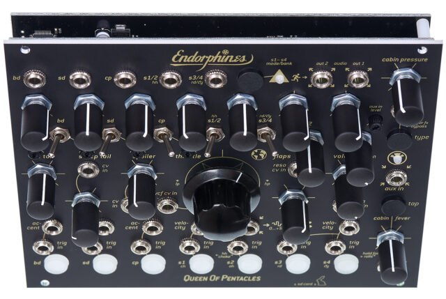 Queen of Pentacles_BLCK