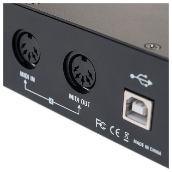 Studio MIDI 4i4o