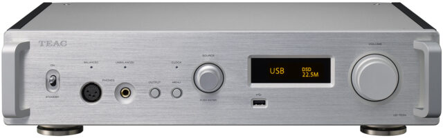 UD-701N Network DAC pre-amp Silver