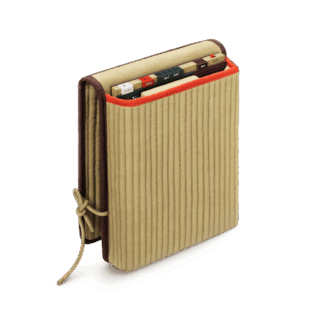 zrc710af0tcgirtb-medievalquiltbag-front