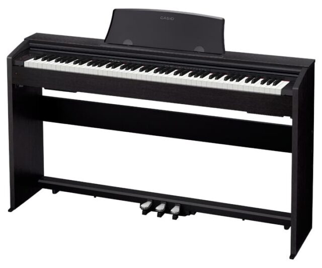 PX-770 Privia Series Digital Piano (Black)