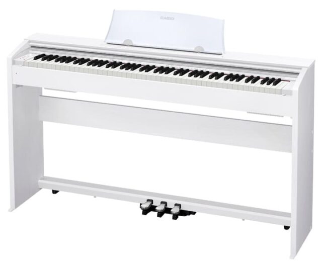 PX-770 Privia Series Digital Piano (White)