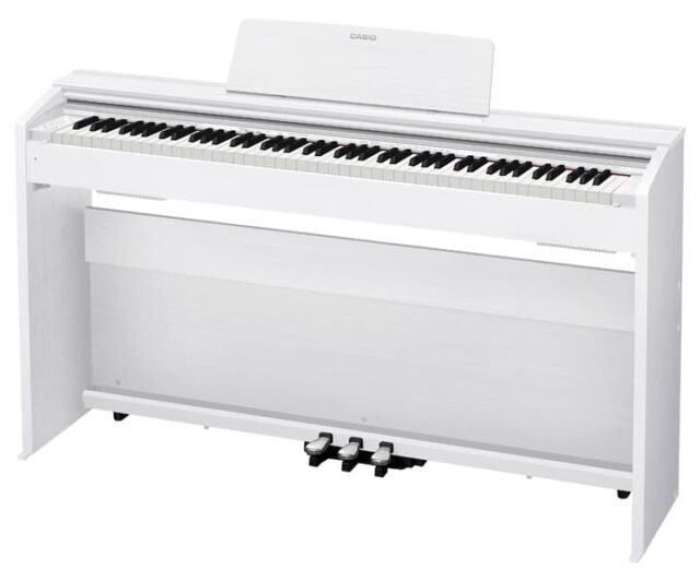 PX-870 Privia Series Digital Piano (White)